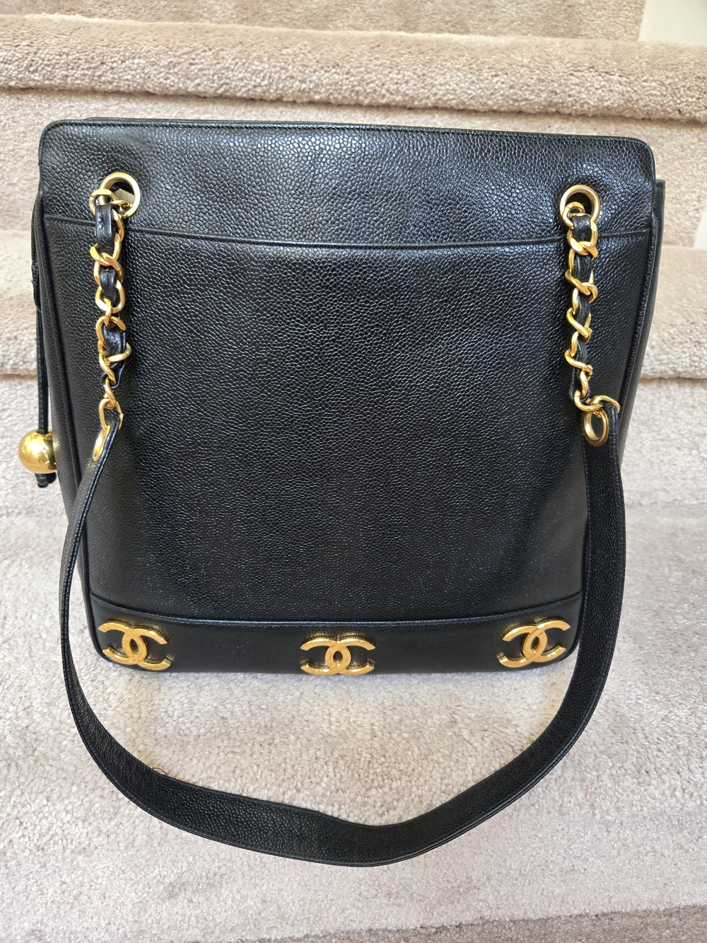 CHANEL Black Leather Shoulder Bag with Gold CC Hardware
